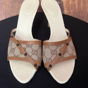 Gucci logo signature print canvas slide sandal